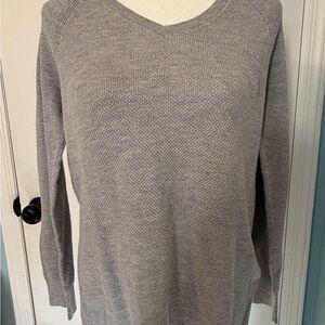 GAP Light Gray Textured V-Neck Sweater